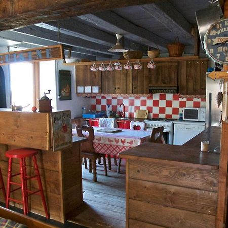 La Ferme De Pomereix Le Dorat 外观 照片